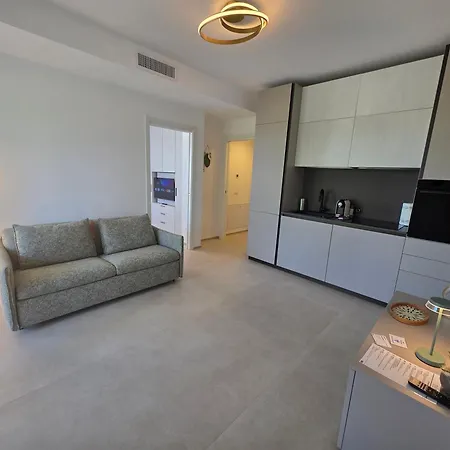 M4ree Seaside Suites&relax